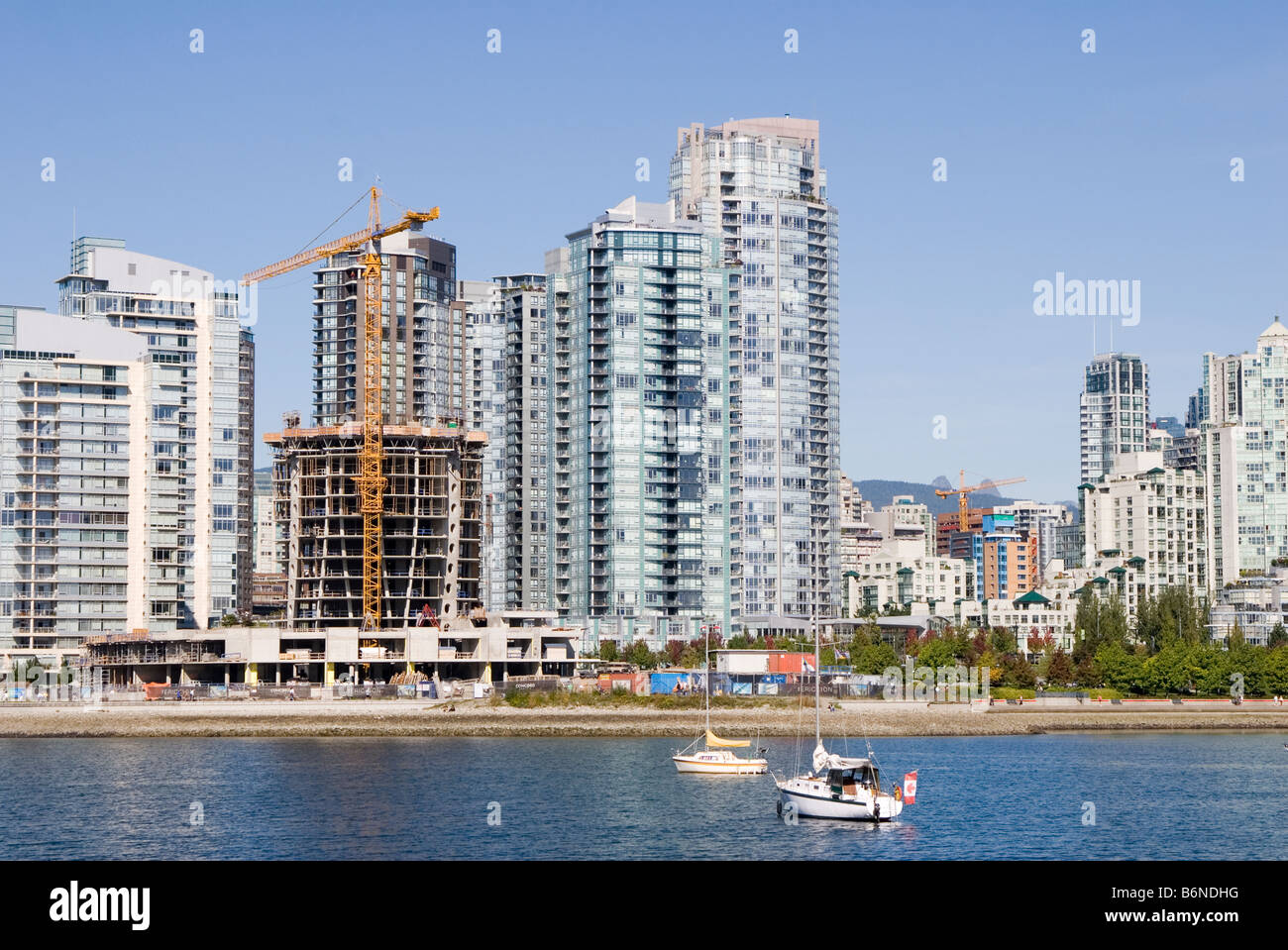 Vue sur Vancouver à l'été de False Creek, Colombie-Britannique, Canada Banque D'Images