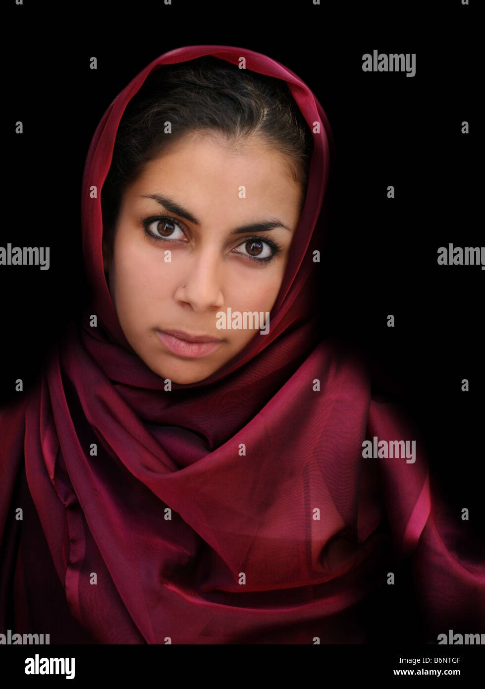 Un portrait d'une jeune femme arabe Banque D'Images