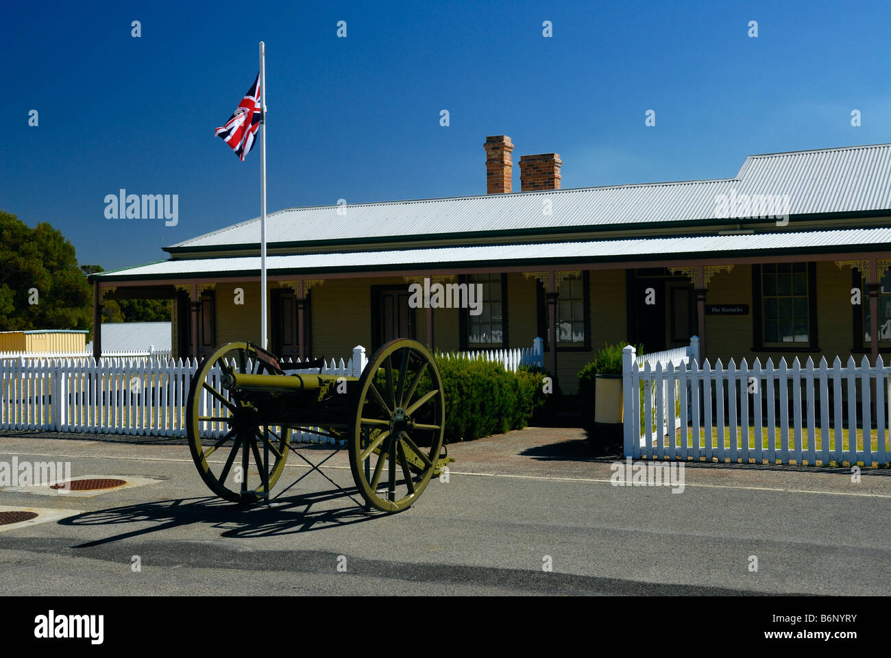 Canon de campagne et les Casernes de la garnison à Princess forteresse royale dans l'ouest de l'Australie Albany Banque D'Images