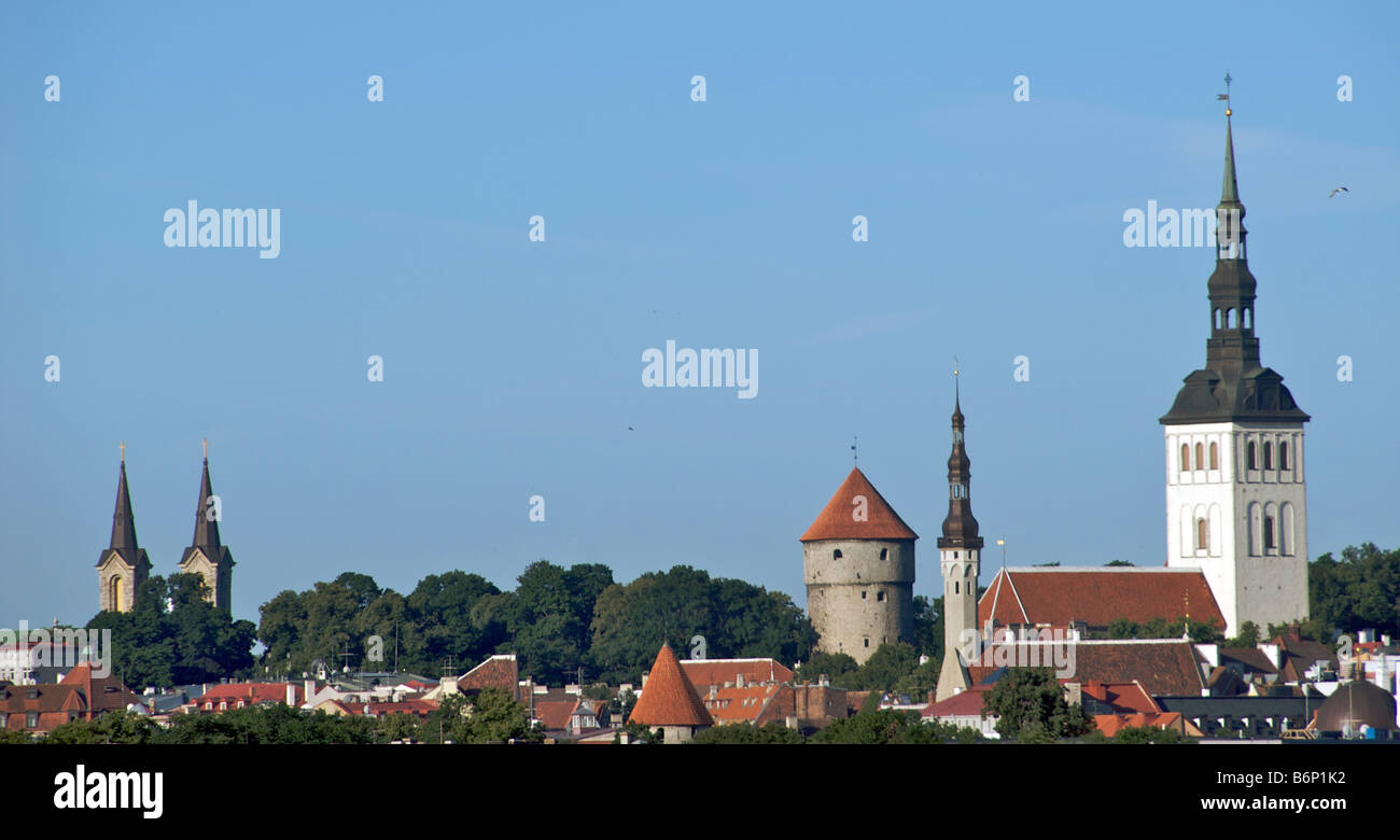 Vue panoramique avec St Nicholas Church Tallinn Estonie Banque D'Images