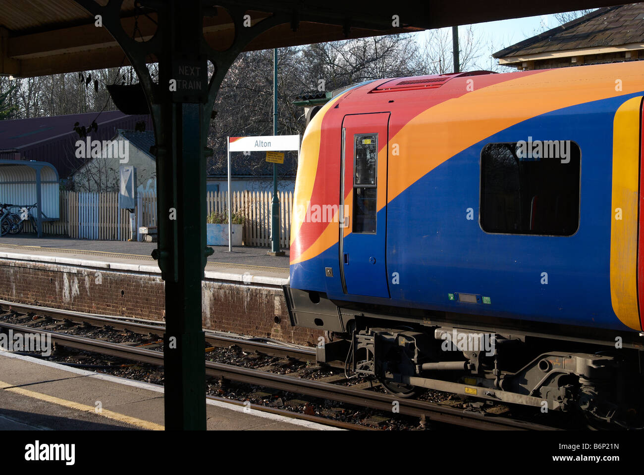 Automotrice électrique de classe 450 dans le sud-ouest de Trains livery debout à Alton, Alton, Hampshire, Angleterre. Banque D'Images