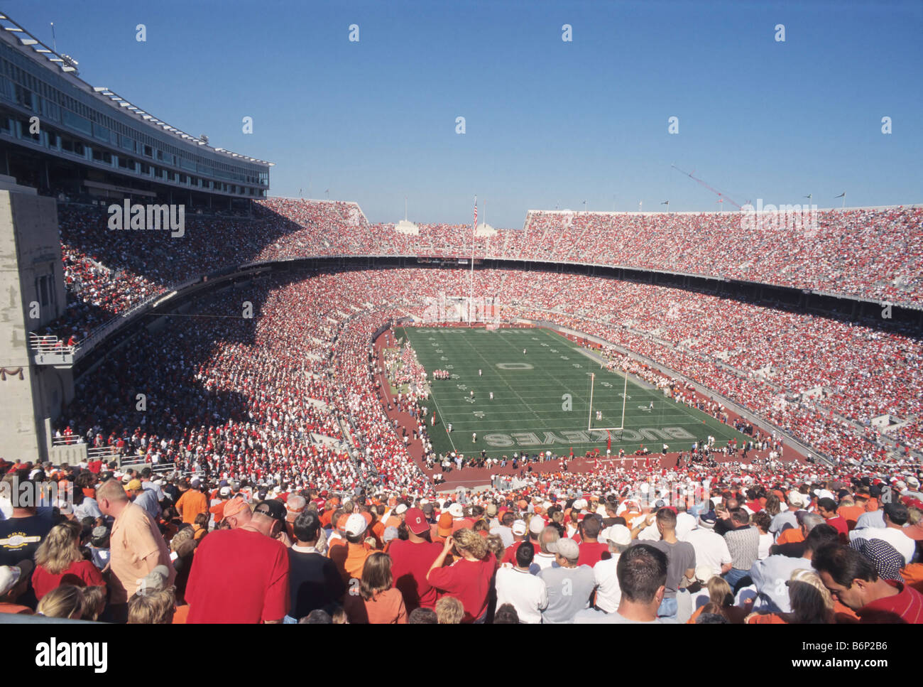 Regarder le football foule jeu en Ohio Stadium, Ohio State University, Columbus, Ohio, high angle view of Field Sports, loisirs. Banque D'Images