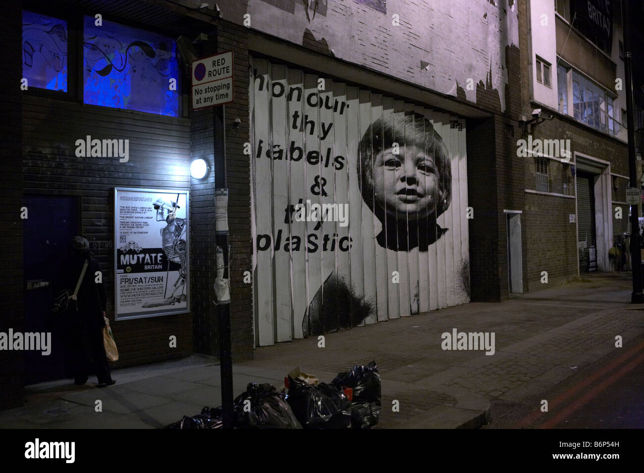 EAST END LONDON STREET AT NIGHT Banque D'Images