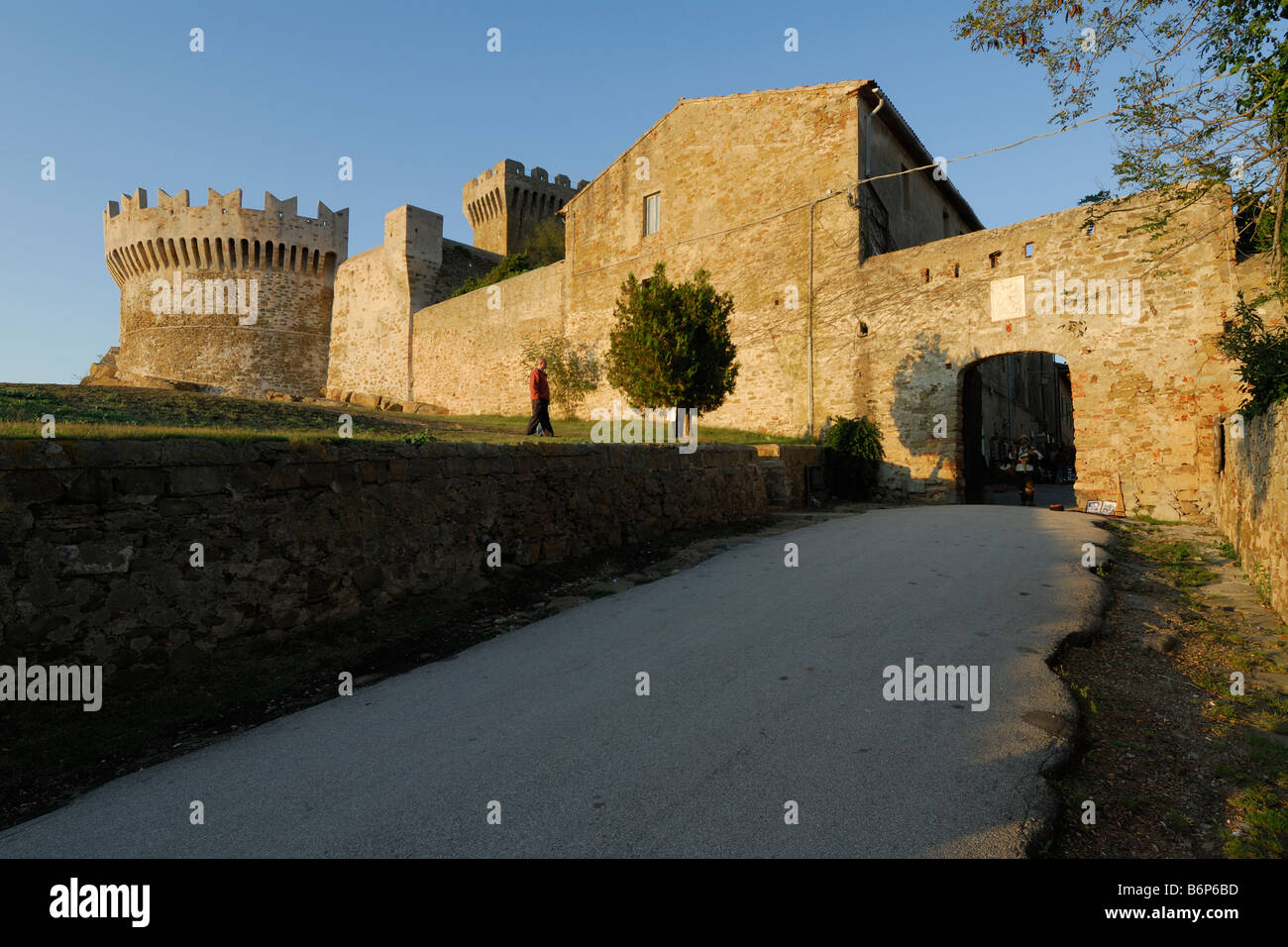 Populonia Toscane Italie La Rocca ou château de Populonia Banque D'Images