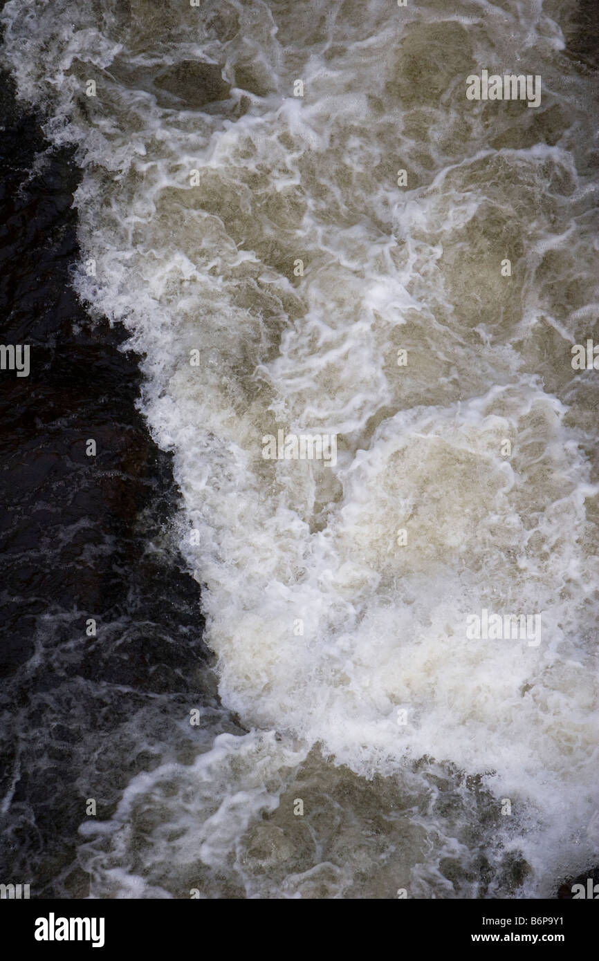 L'eau qui coule sur les rochers, dans l'état de New York, Octobre 2008 Banque D'Images