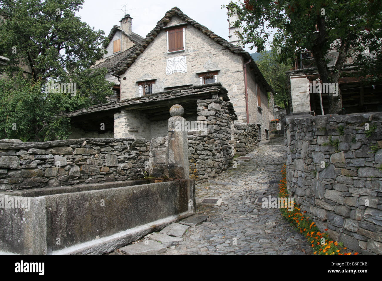 Village traditionnel de Val Vigezzo Piemonte Italie du nord Banque D'Images