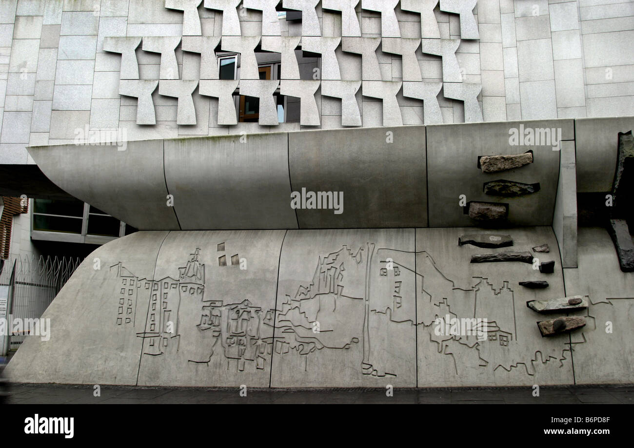 L'un des murs de l'édifice du parlement écossais à Édimbourg, Écosse Banque D'Images