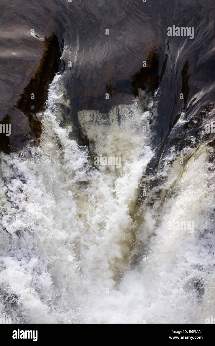 L'eau qui coule sur les rochers, dans l'état de New York, Octobre 2008 Banque D'Images