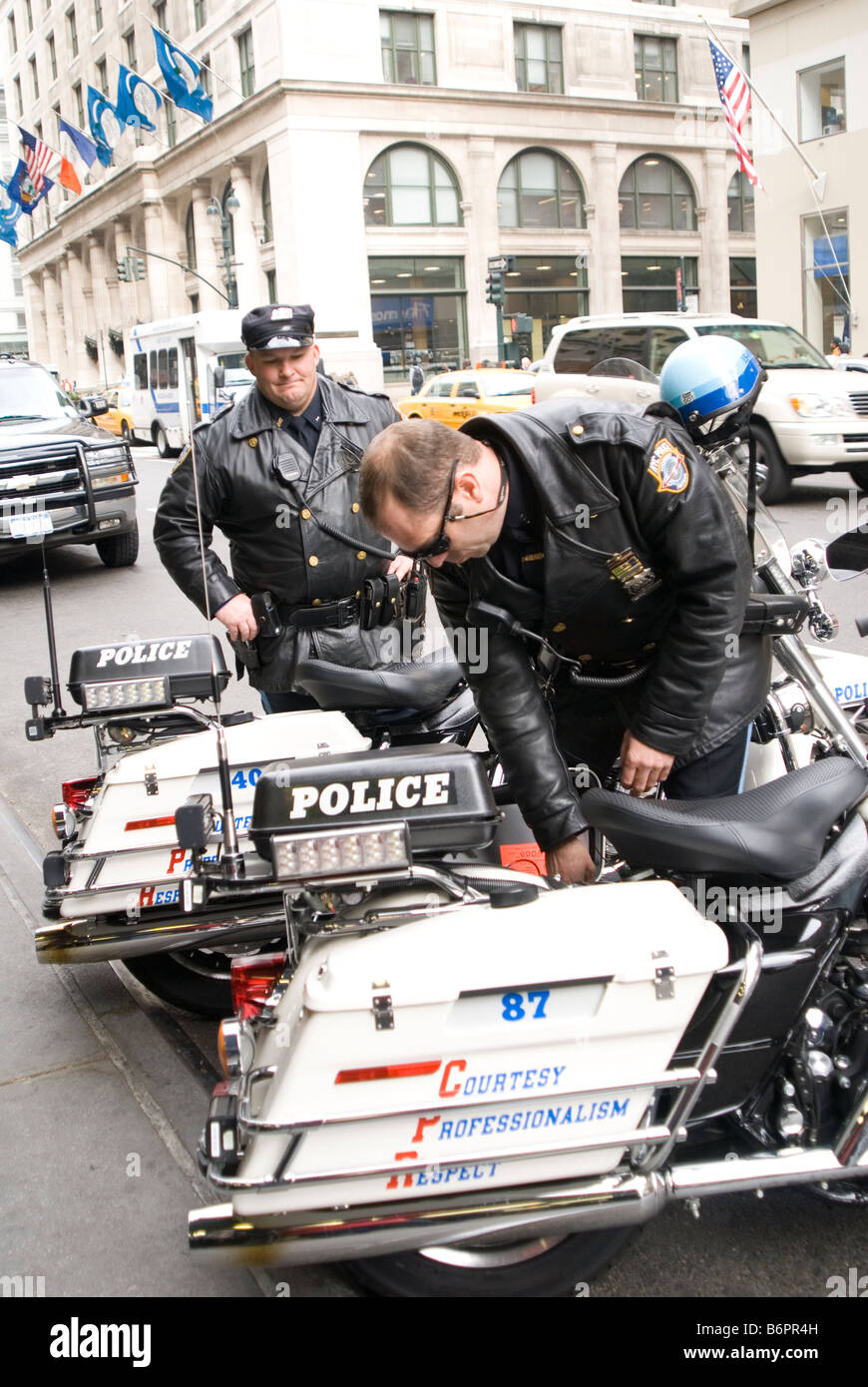 Nypd new york city motorcycle Banque de photographies et d’images à ...