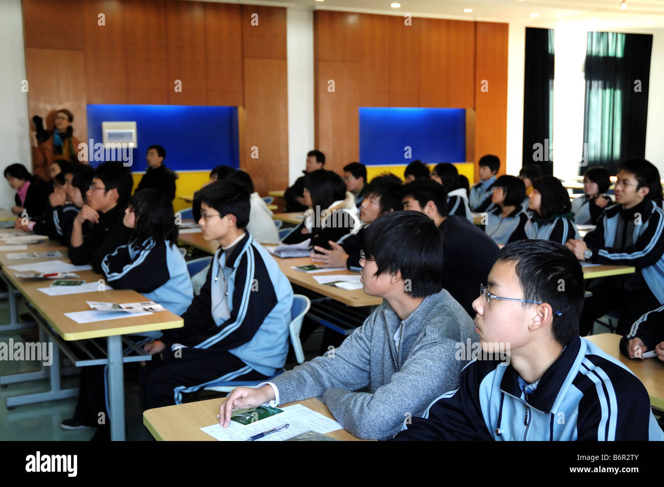 Cours d'anglais pour les élèves du secondaire, Suzhou, Chine. Banque D'Images