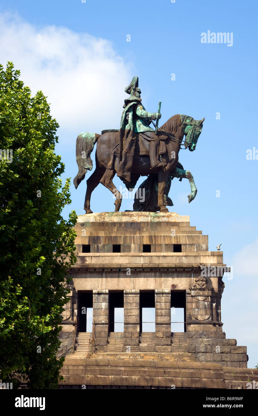Koblenz statue de l'empereur Guillaume I donnant sur la sortie des rivières du Rhin et de la moselle Banque D'Images