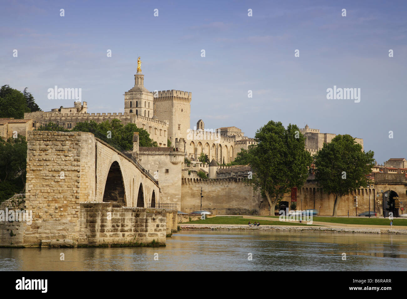Le Pont d'Avignon et le Palais des Papes, Avignon, France Banque D'Images