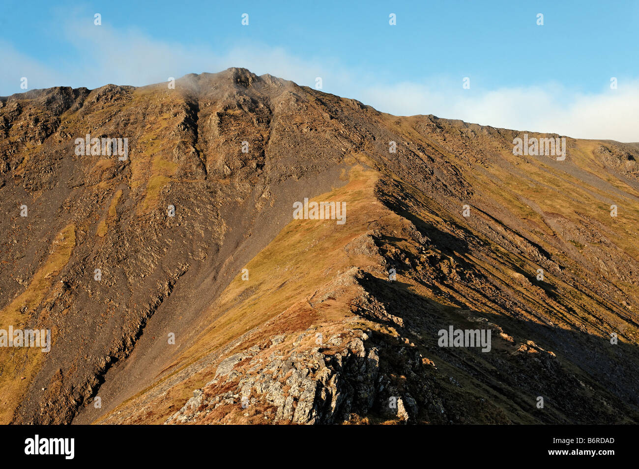 Ridge menant au sommet du Blencathra dans Cumbria Banque D'Images