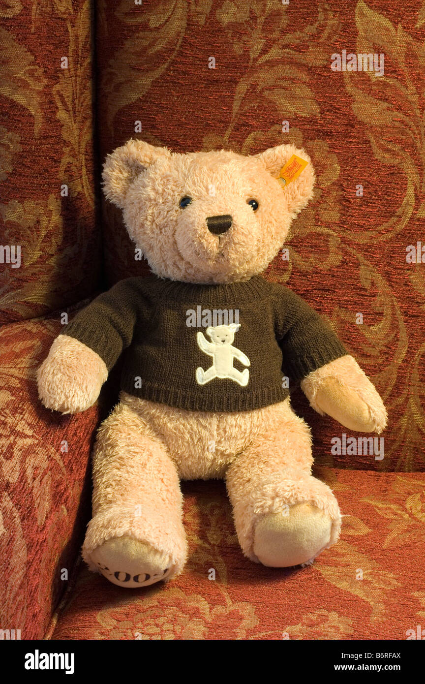 Steiff teddy bear Banque de photographies et d'images à haute résolution -  Alamy