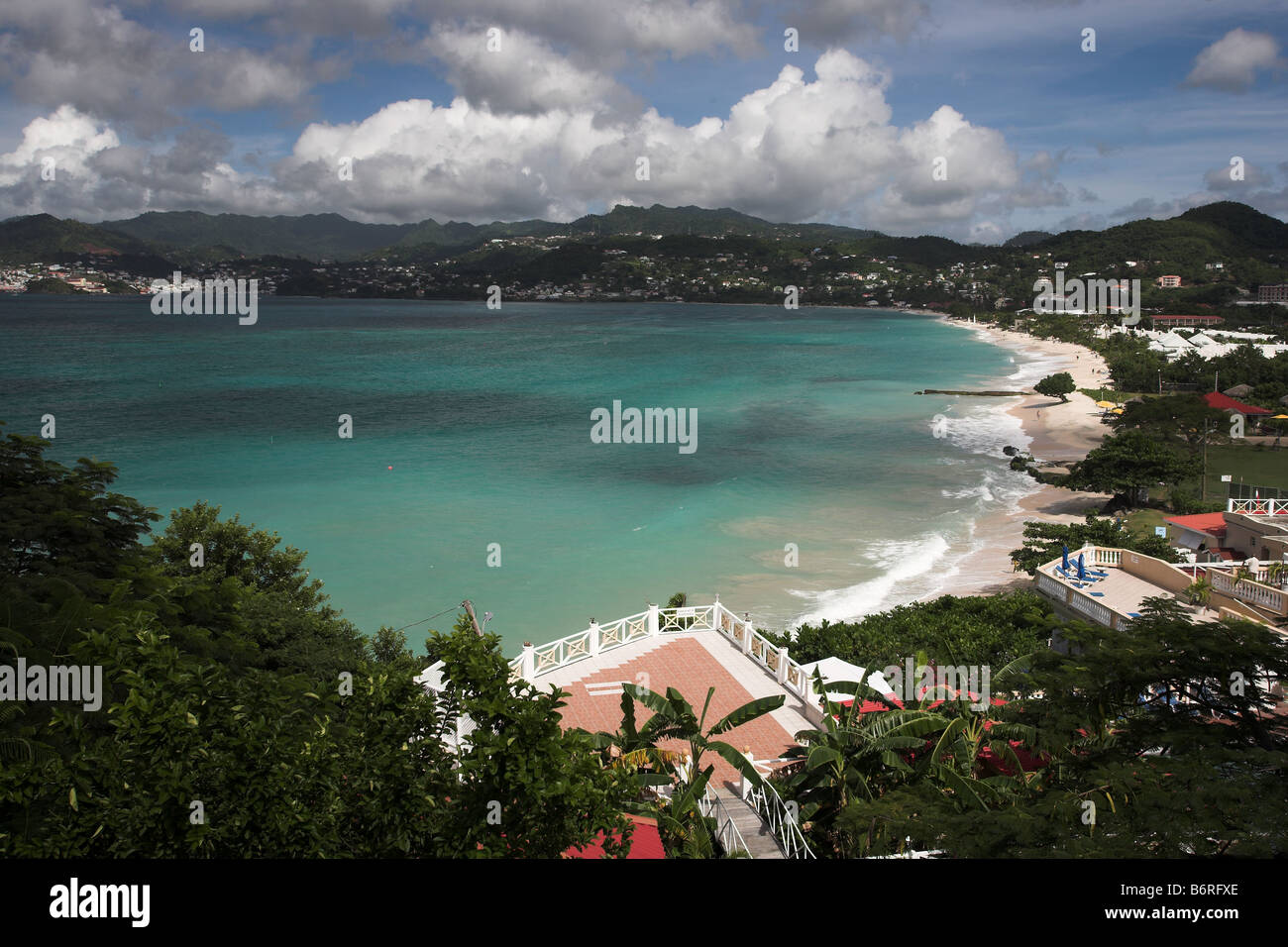Paradise beach île tropicale des Caraïbes idyllique ciel bleu Banque D'Images