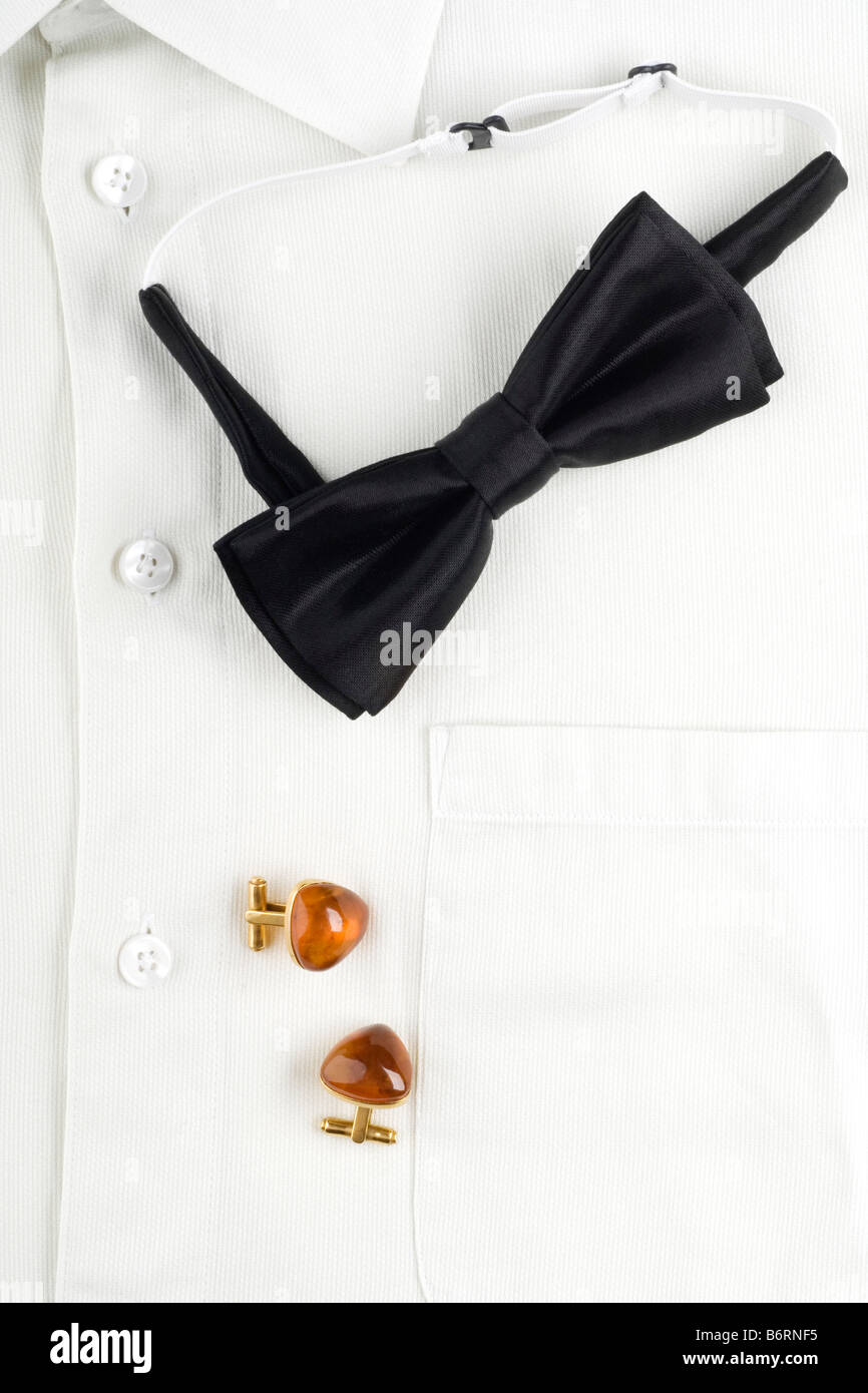 Vinaigrette formelle Bow-tie articles Liens brassard et une chemise blanche Banque D'Images