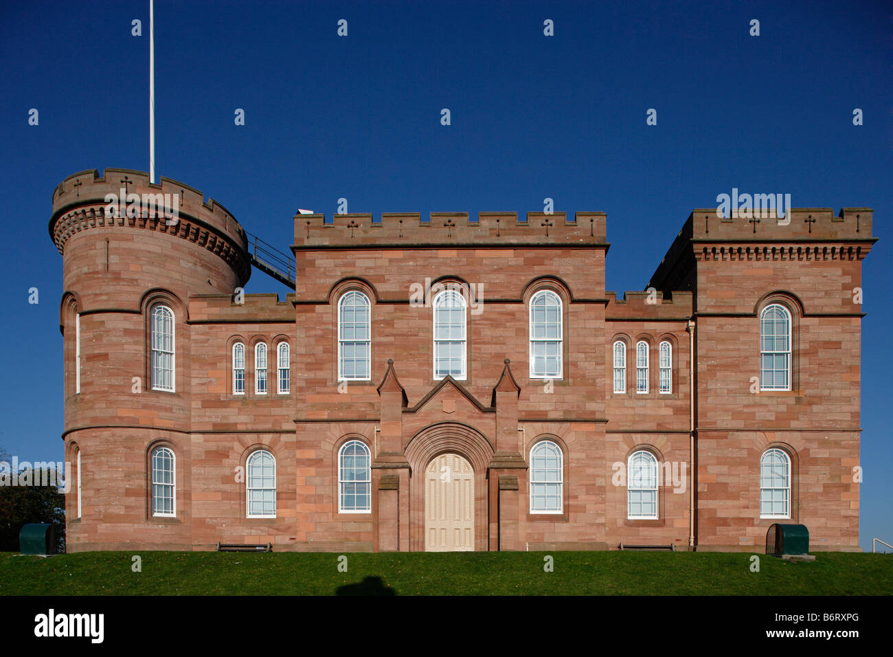 La colline du Château d'Inverness castle 1833 District Court maintenant par Thomas Brown 18468 statue de Flora Macdonald Highland Scotland UK Banque D'Images