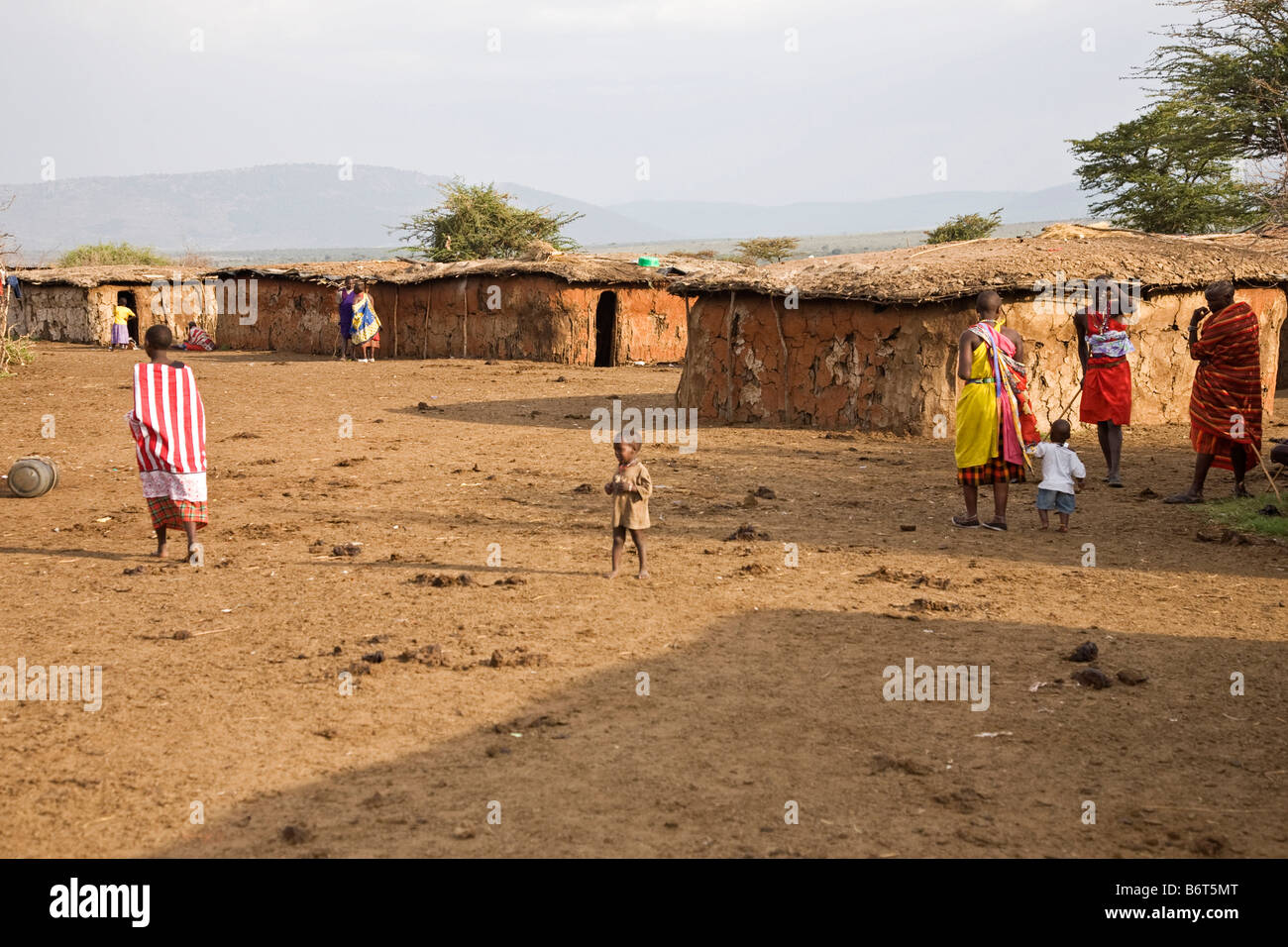 Composé de village près de parc Masai Mara Kenya Afrique Banque D'Images