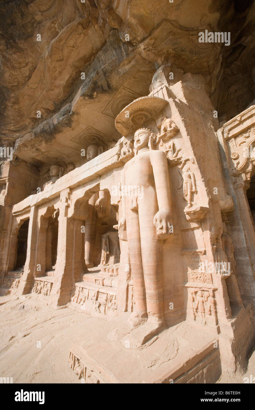 Statues sculptées dans un mur, Gwalior, Madhya Pradesh, Inde Banque D'Images