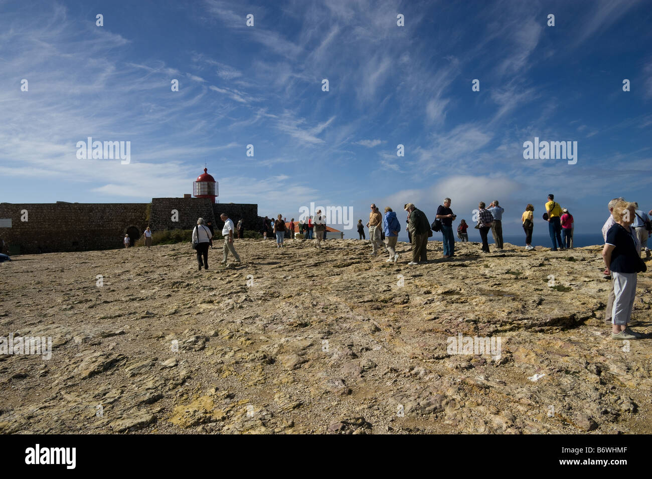 Les touristes visitant phare. Le cap Saint Vincent, Portugal Banque D'Images
