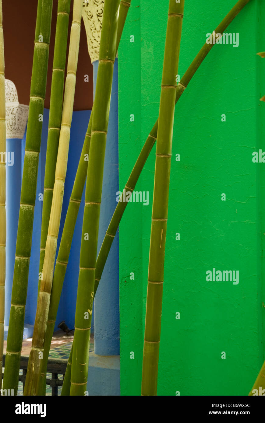 Maroc, Marrakech. La place Djemaa El Fna est la place principale de Marrakech. Nuit à la place se remplit de dizaines d'étals de produits alimentaires Banque D'Images