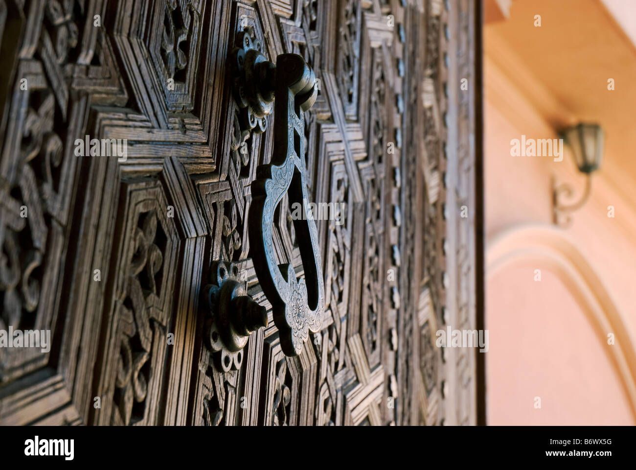 Maroc, Marrakech. La place Djemaa El Fna est la place principale de Marrakech. Nuit à la place se remplit de dizaines d'étals de produits alimentaires Banque D'Images