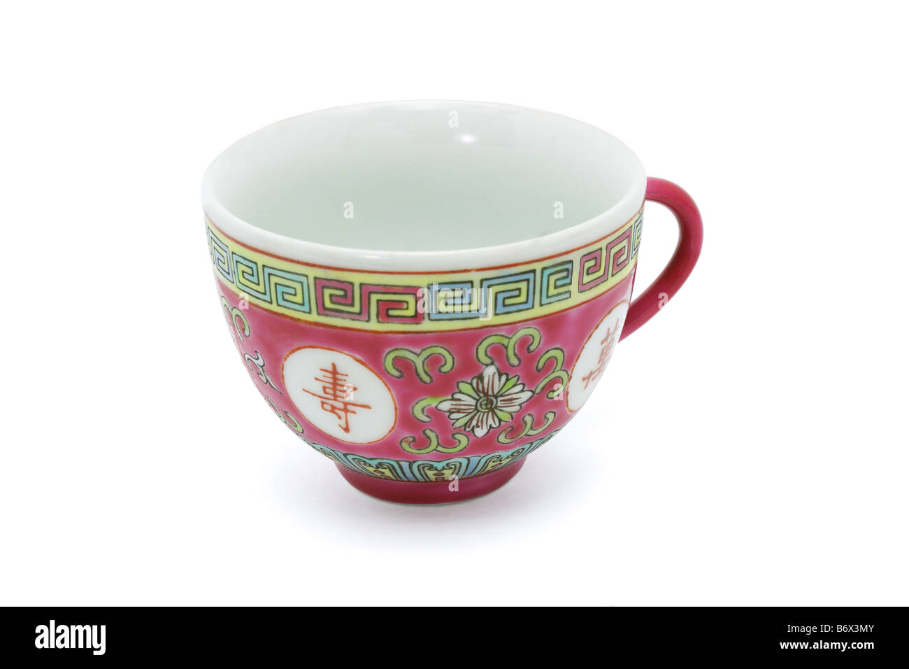 Tasse de thé rouge chinois sur fond blanc Banque D'Images