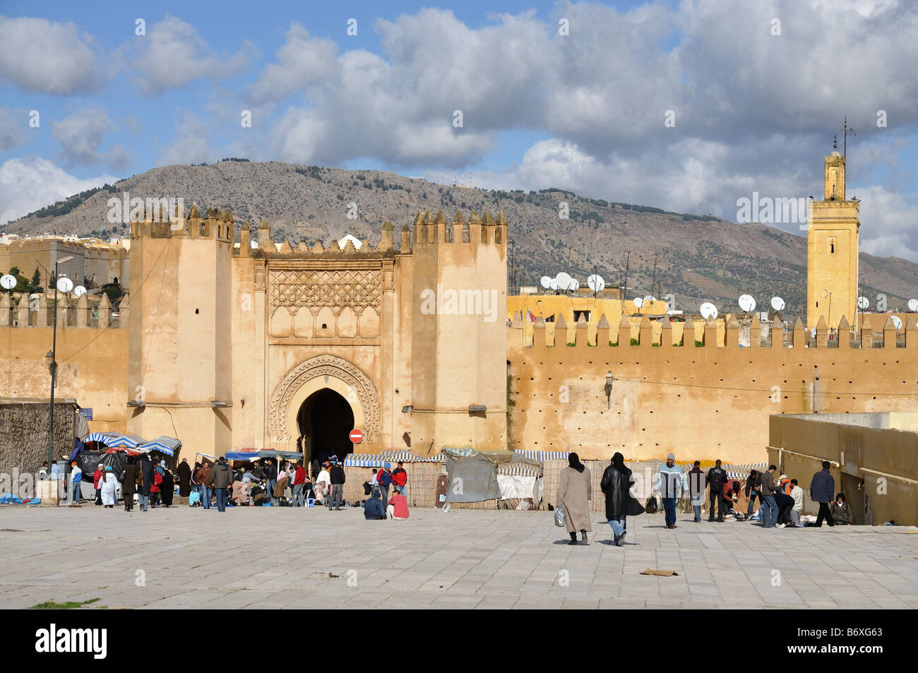 Ville médiévale gate Bab Al Riadinou à Fes, Maroc Banque D'Images