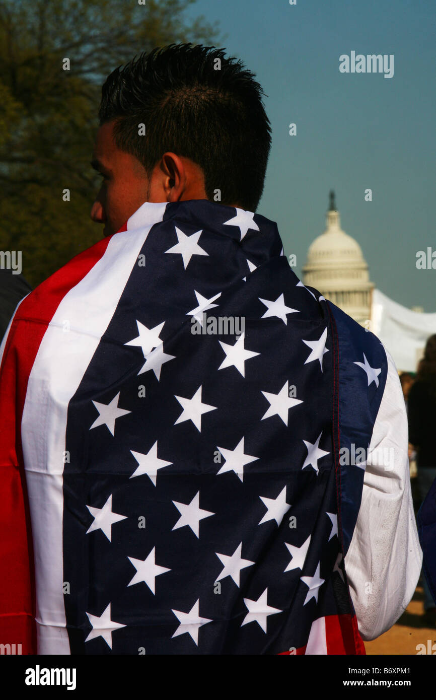 Les partisans des droits de l'Immigration montrent sur le Mall d'exiger davantage de droits pour les immigrés à Washington, DC, le 10 avril 2006. Banque D'Images