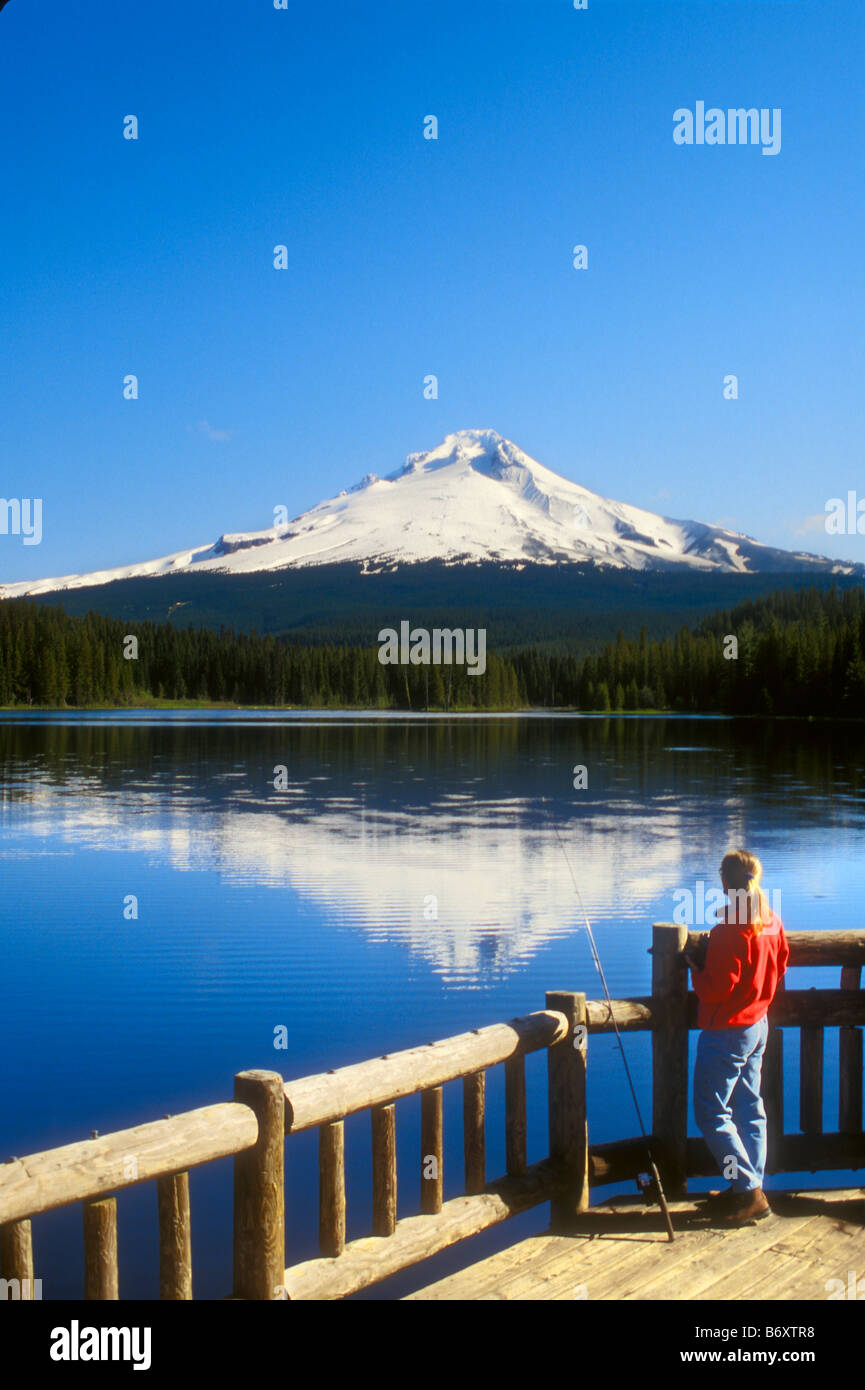 Mount Hood et Trillium Lake, Mount Hood National Forest, North Carolina, USA Banque D'Images