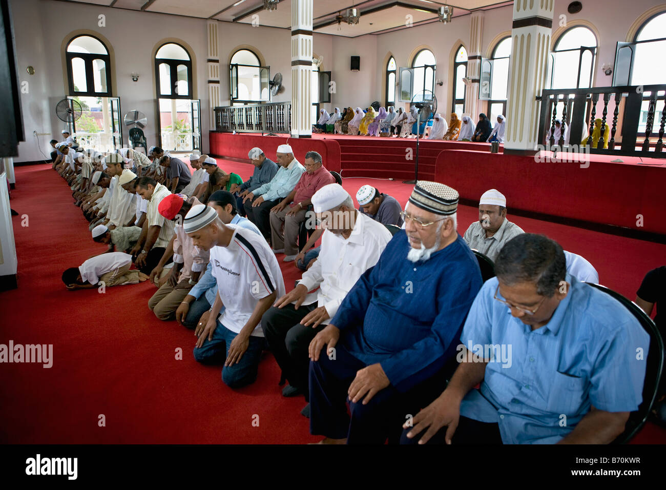 Le Suriname, Paramaribo, prières du vendredi à la mosquée principale de Keizerstraat dans le centre-ville historique. Banque D'Images