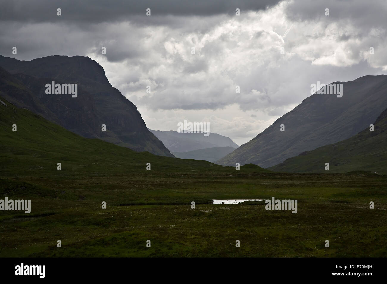 À l'ouest vers le bas de la vallée de Glencoe, Ecosse Banque D'Images