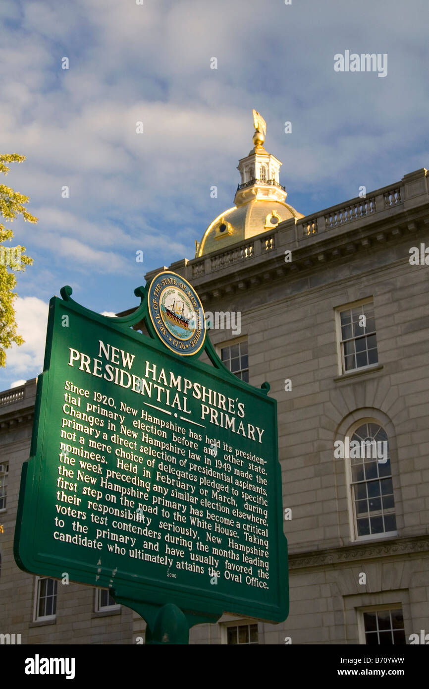 Signe des primaires présidentielles et or dôme du capitole de la ville de Concord New Hampshire USA Banque D'Images