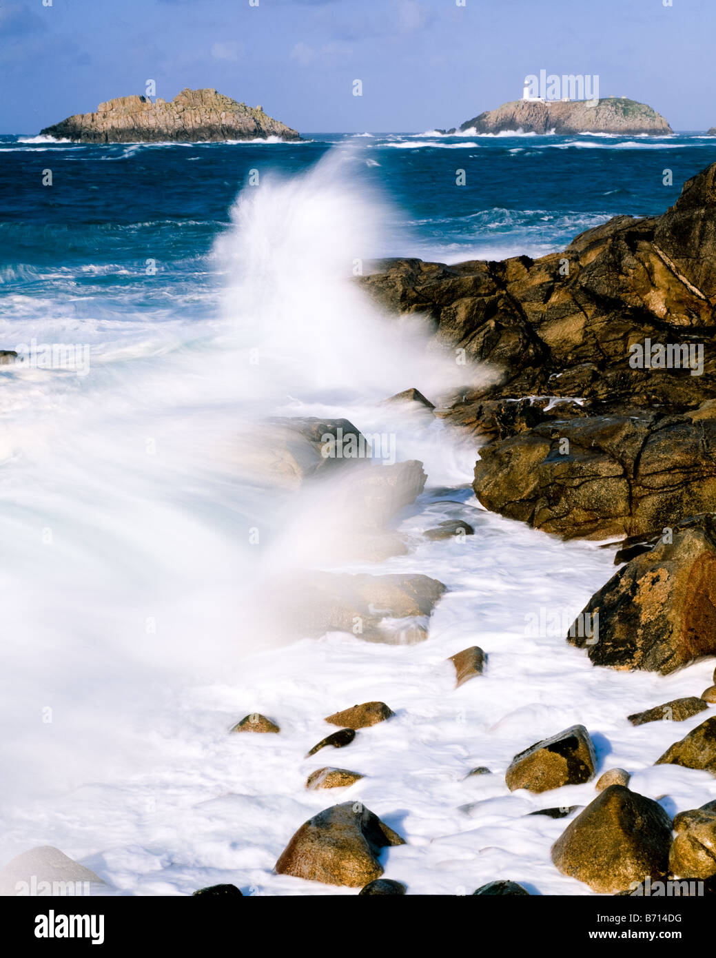 Round Island Lighthouse depuis Cork, Porth Tresco. Îles Scilly. Cornwall Banque D'Images