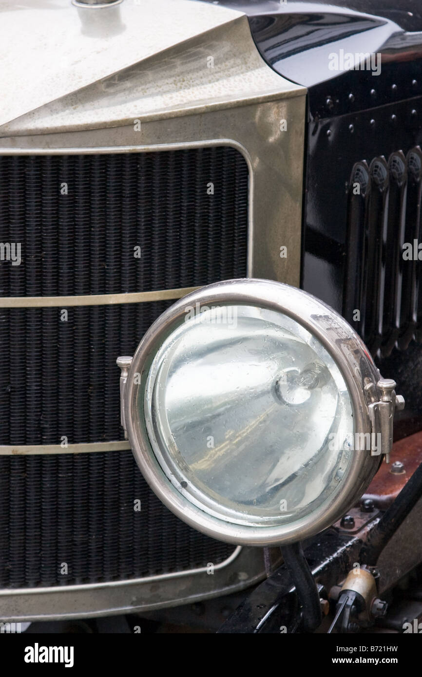 Vintage Car projecteur et grill close up Banque D'Images