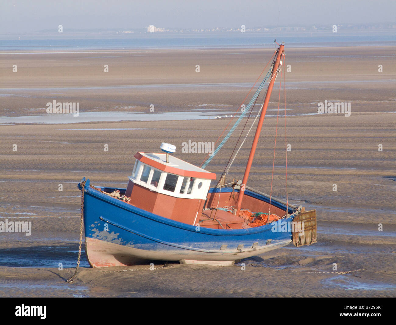 Bateau de pêche au Hoylake Wirral. Banque D'Images