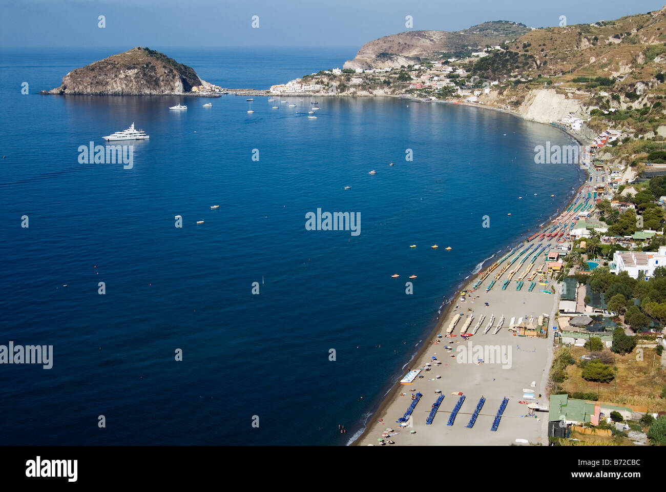 La plage de Maronti et Sant'Angelo sur l'île d'Ischia Baie de Naples Banque D'Images