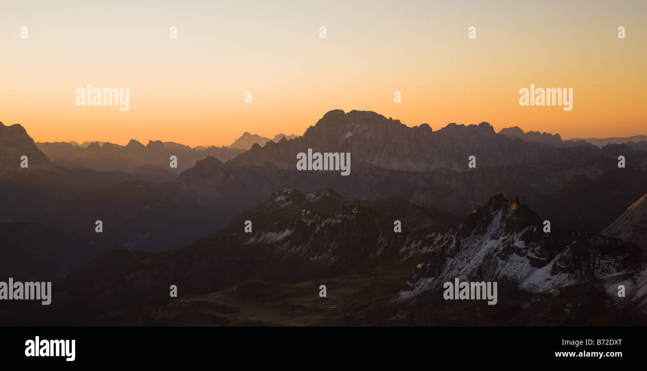 Coucher de soleil sur la dolomite alpes vue depuis le piz boe Dolomites Italie Banque D'Images
