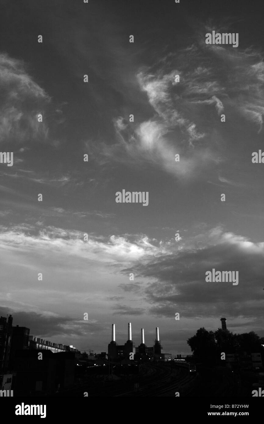 Battersea Power Station noir et blanc grand angle Banque D'Images