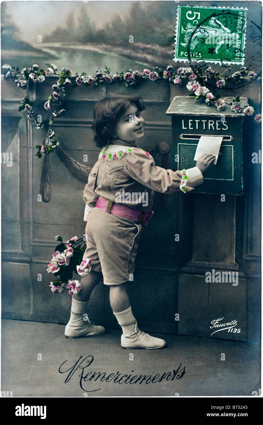 1912 photo Français photo carte postale avec 'Remerciements' (Merci) message, montrant la lettre de l'affichage, la France. Banque D'Images