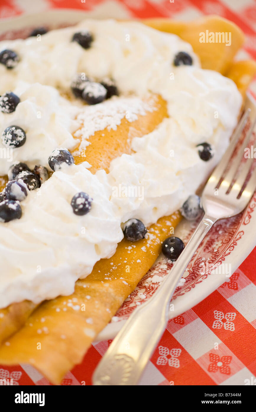 Crêpes aux fruits et danois crème fouettée Ellen s Danish Pancake House Santa Ynez Valley Californie Buellton Banque D'Images