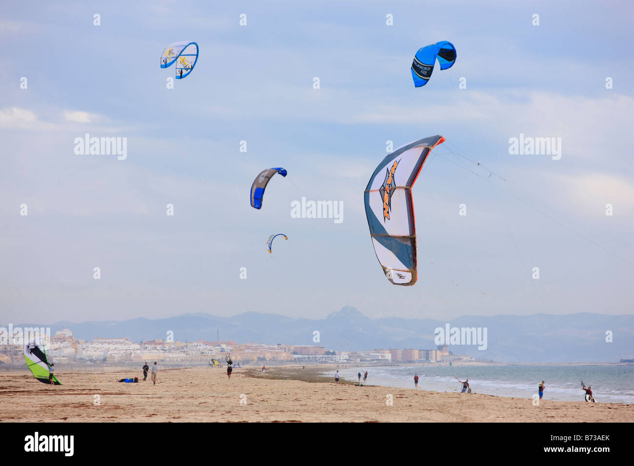 Kite Surf sur la plage Playa de Los Lances Tarifa Banque D'Images