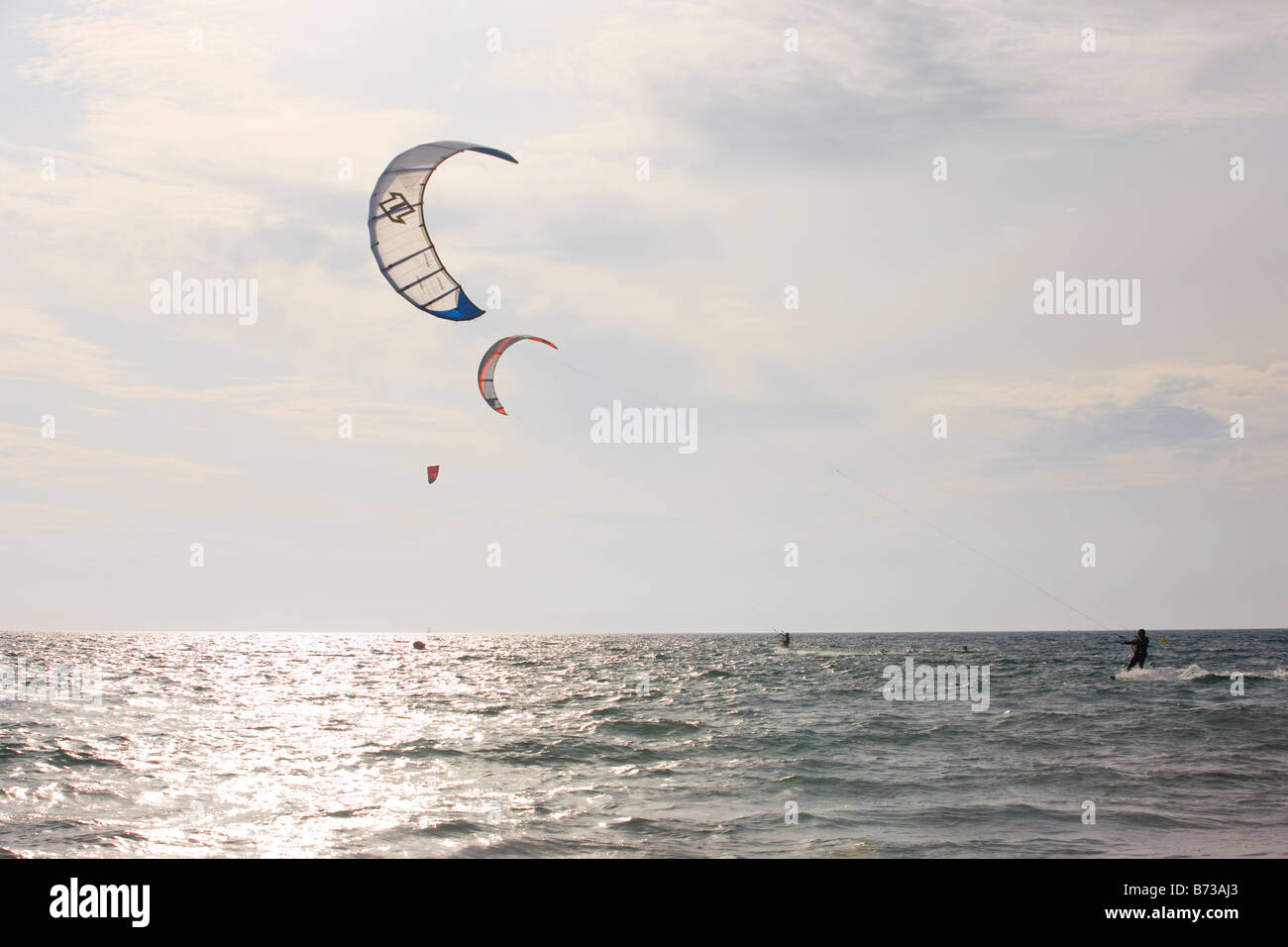 Kite Surf sur la plage Playa de Los Lances Tarifa Banque D'Images