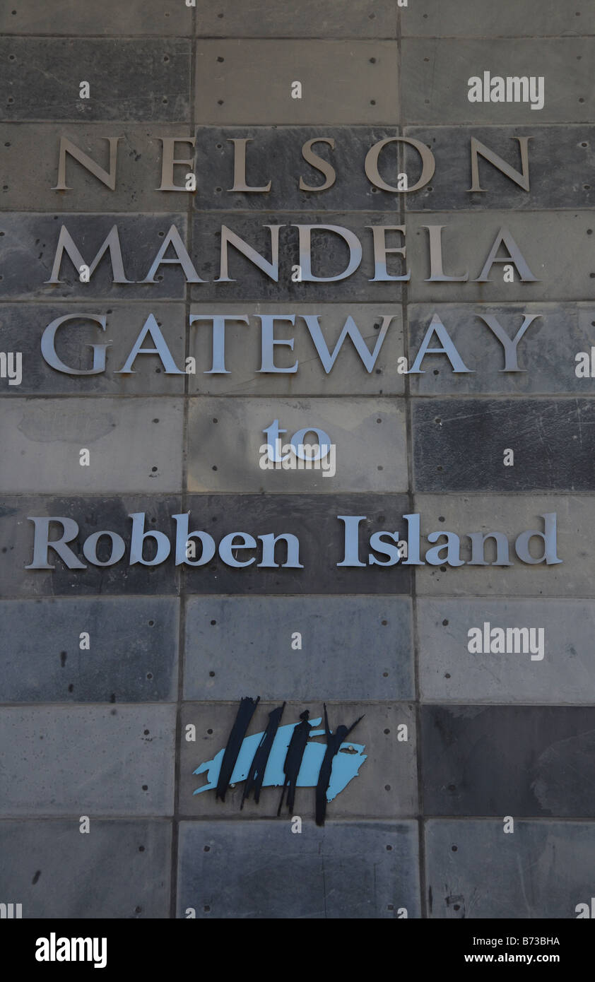 Nelson Mandela Gateway signer à Robben Island au V&A Waterfront à Cape Town, Afrique du Sud Banque D'Images