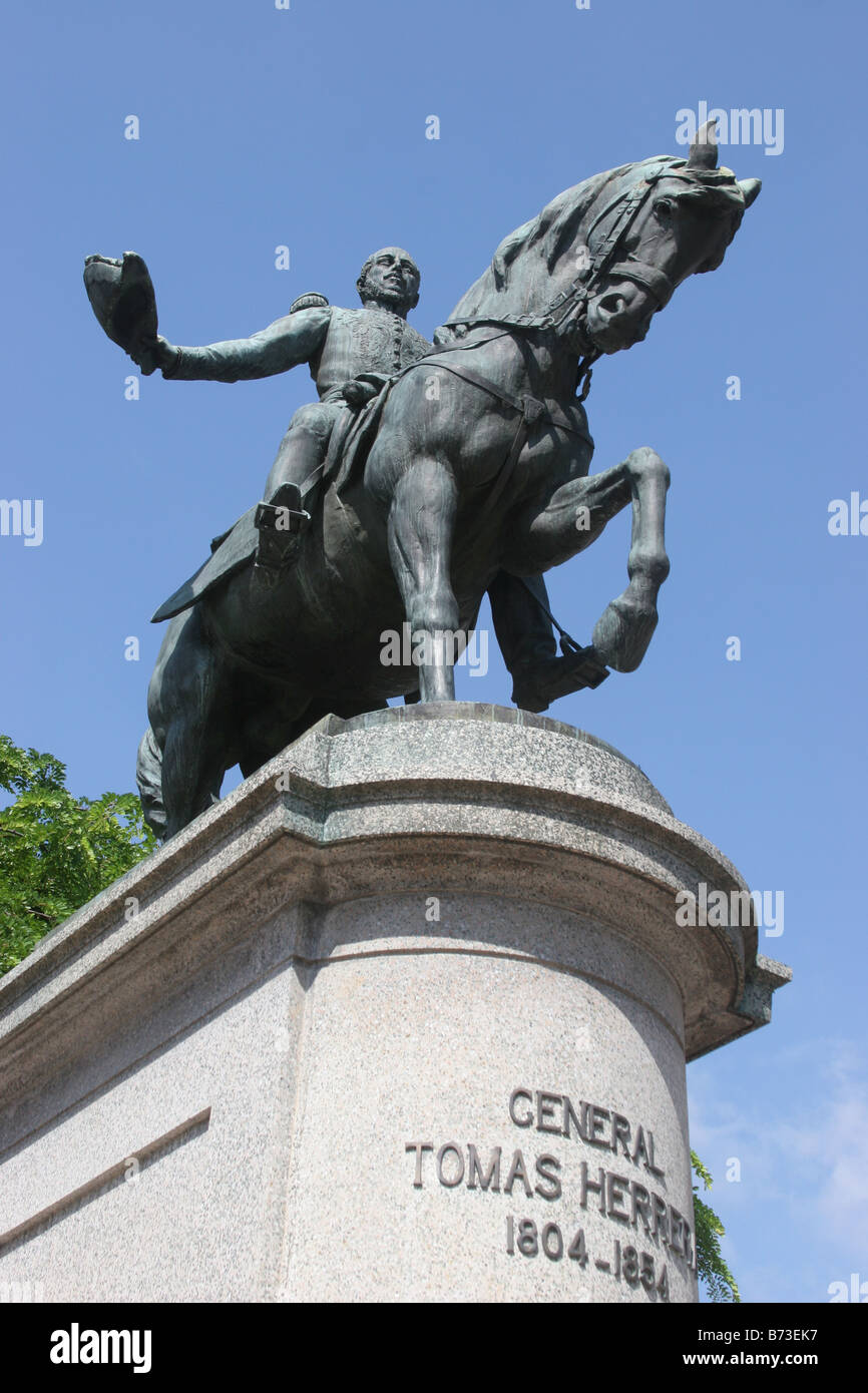 Statue du général Tomas Herrera, héros de l'indépendance de l'Espagne. Banque D'Images