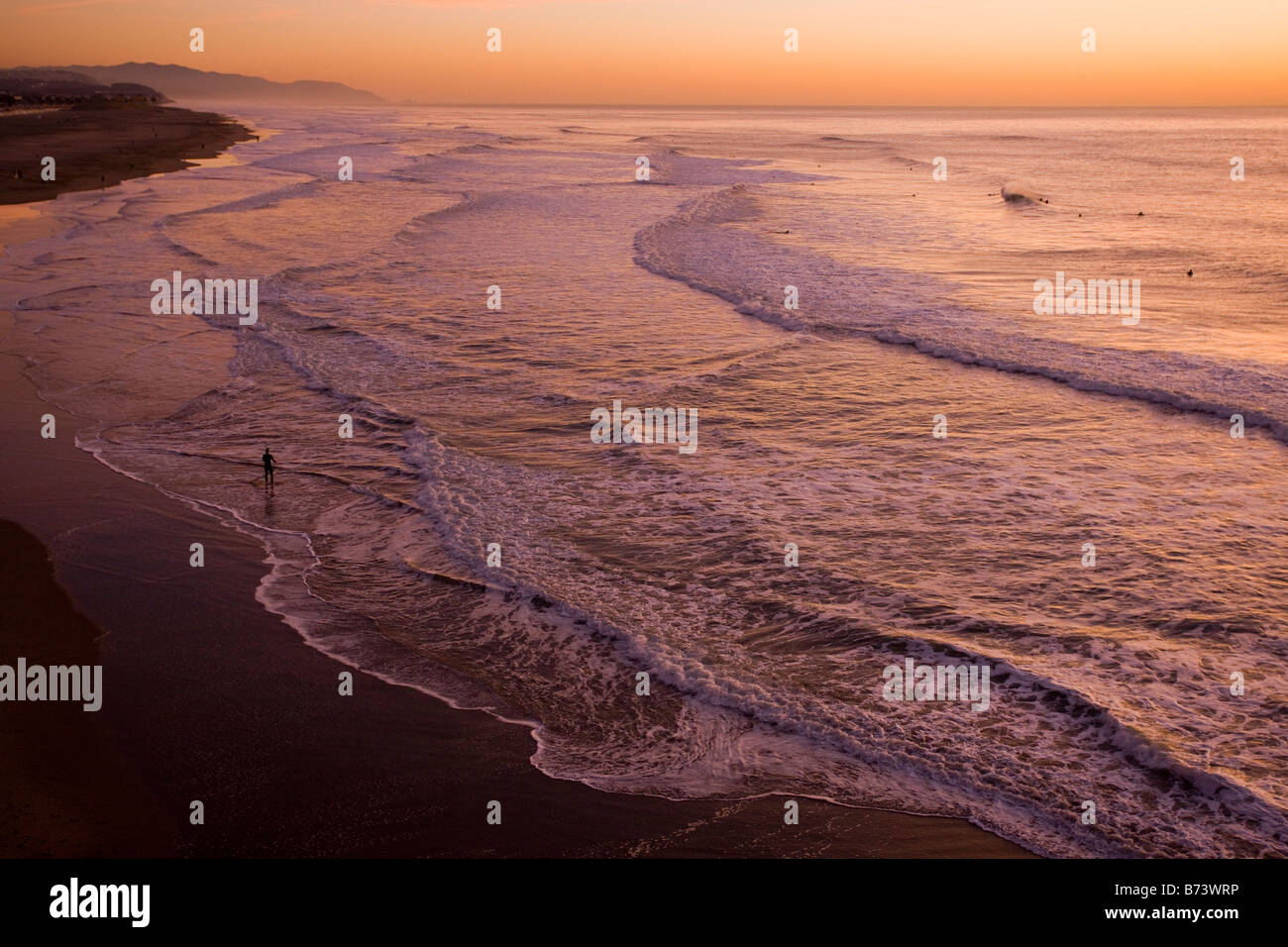 Plage de l'océan au coucher du soleil bien connu surfers beach sur la côte de l'océan pacifique de San Francisco California USA north central Banque D'Images