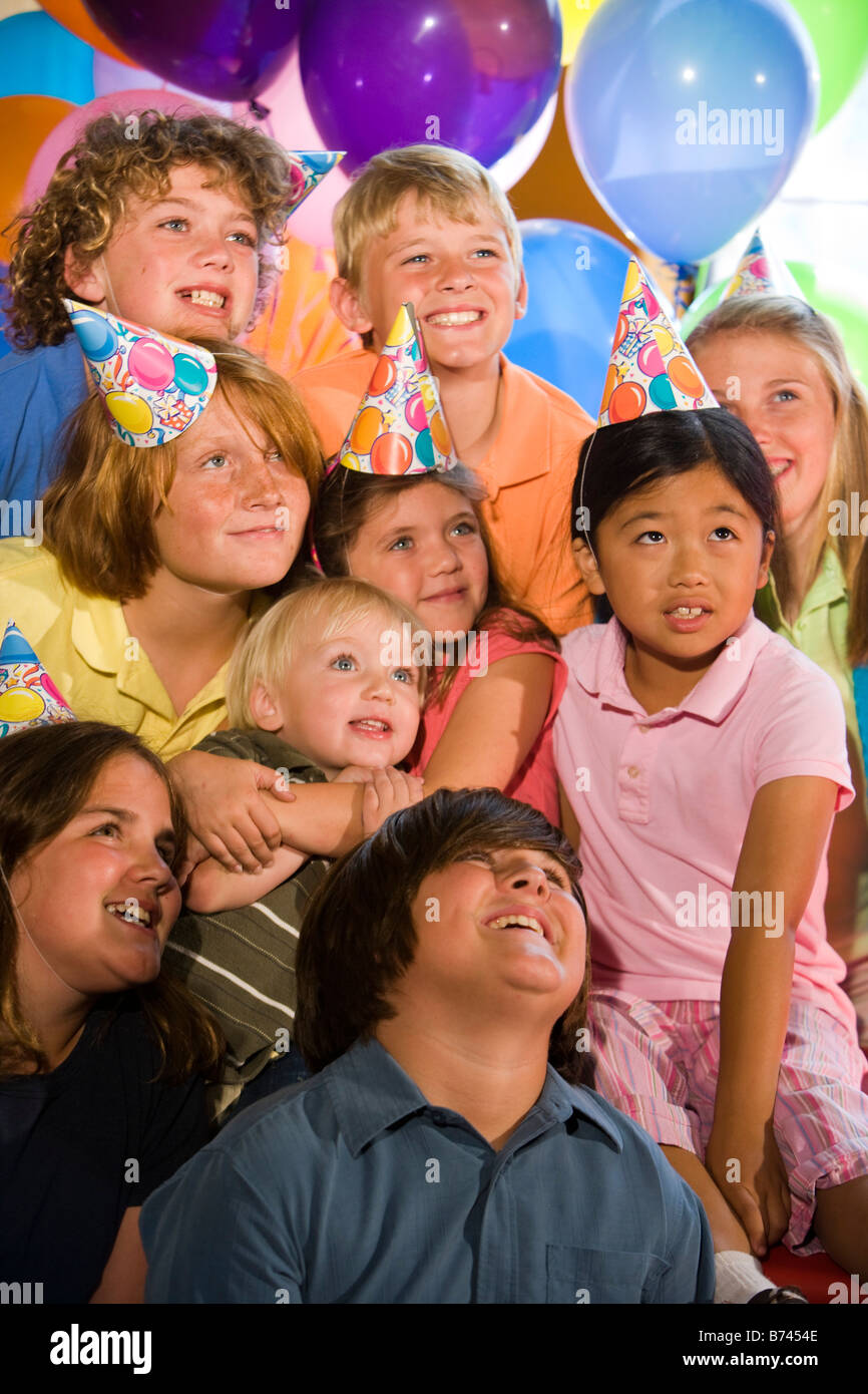 Portrait de groupe à la fête d'anniversaire de childrens Banque D'Images