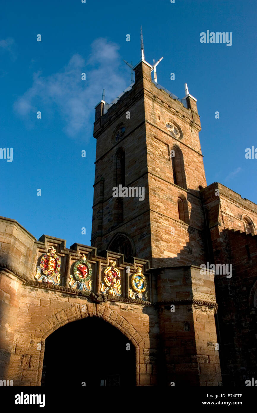 Clocher de l'Église à l'entrée du Palais de Linlithgow, Ecosse Banque D'Images