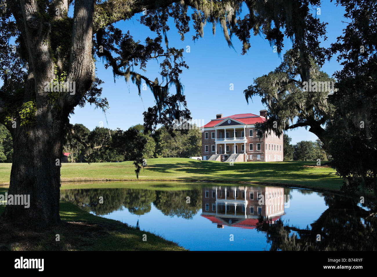 Drayton Hall Plantation House et jardins sur la rivière Ashley près de Charleston, Caroline du Sud, USA Banque D'Images