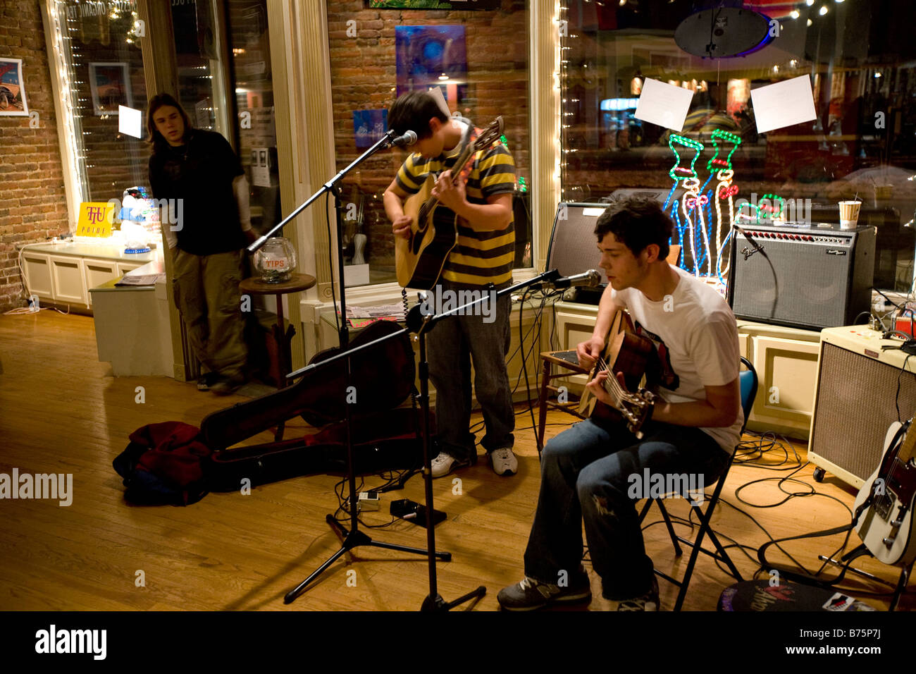Musiciens dans un bar de Cookeville, Tennessee Banque D'Images